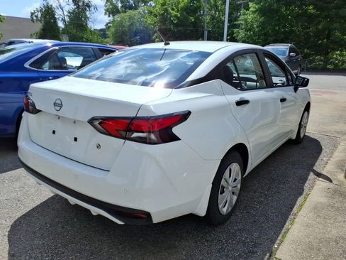 Used 2025 Nissan Versa S w/ Trunk Package FWD image 5