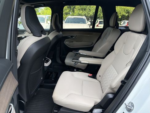 Used 2026 Volvo XC90 B6 Plus w/ Protection Package Premier AWD/4WD image 32
