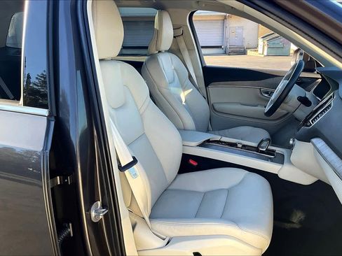 Used 2024 Volvo XC90 T8 Plus image 10