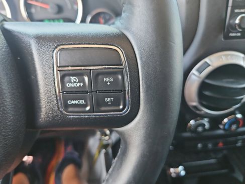 Used 2012 Jeep Wrangler Sahara w/ Connectivity Group AWD/4WD image 23