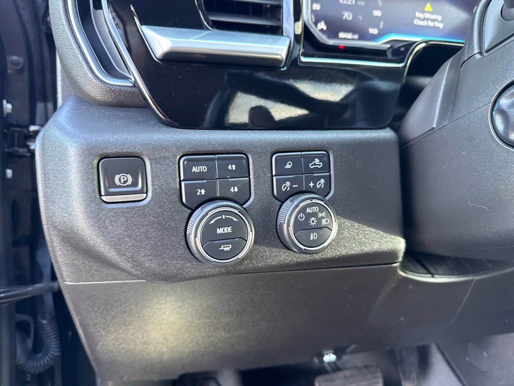 Used 2022 Chevrolet Silverado 1500 LTZ w/ LTZ Premium Package AWD/4WD image 28
