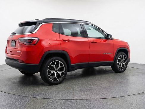 Used 2025 Jeep Compass Limited image 7