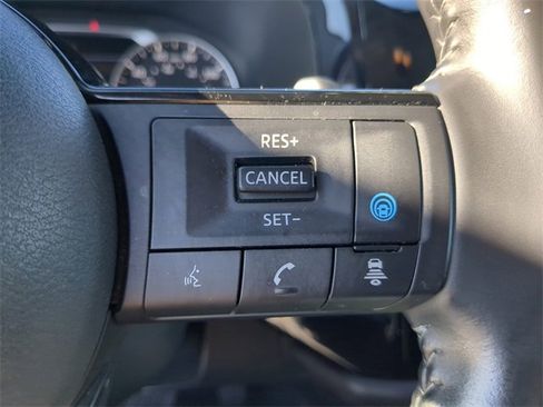 Used 2023 Nissan Pathfinder SV image 31