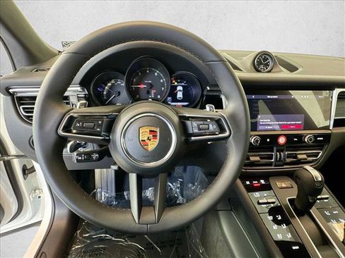 Used 2026 Porsche Macan AWD/4WD image 14