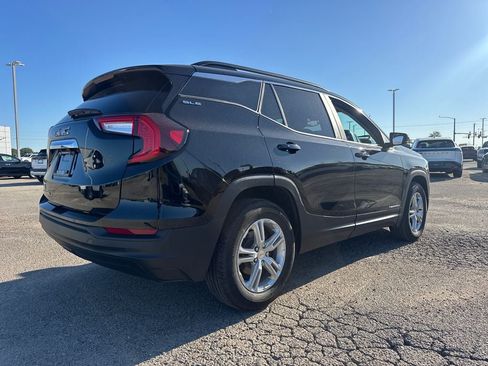 Used 2023 GMC Terrain SLE w/ Driver Convenience Package FWD image 7