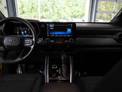 Used 2023 Chevrolet Colorado Trail Boss w/ Technology Package AWD/4WD image 19