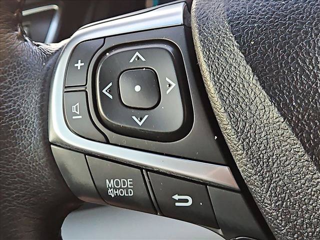 Used 2017 Toyota Camry XLE w/ Moonroof Package FWD image 24