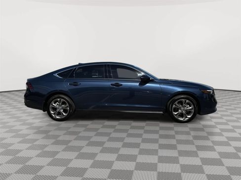Certified 2023 Honda Accord EX image 5