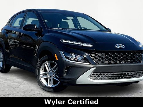 Used 2023 Hyundai Kona SE image 3