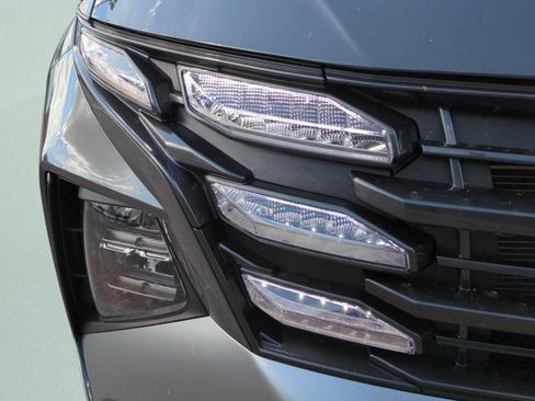 Certified 2025 Hyundai Tucson SE image 9