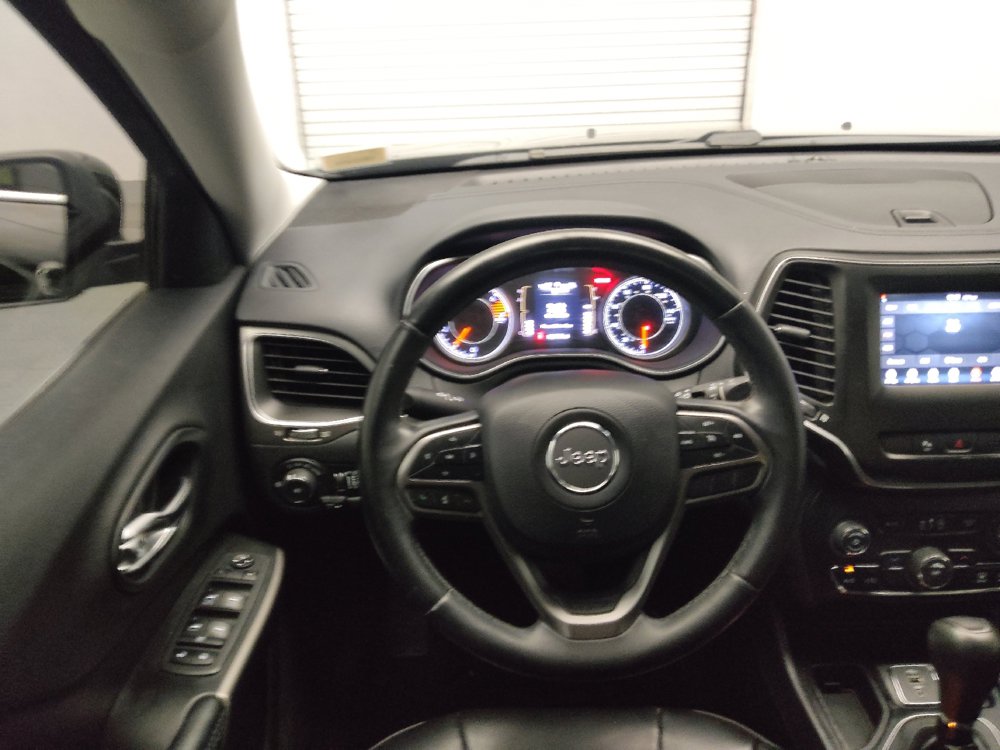 Used 2019 Jeep Cherokee Latitude Plus FWD image 22