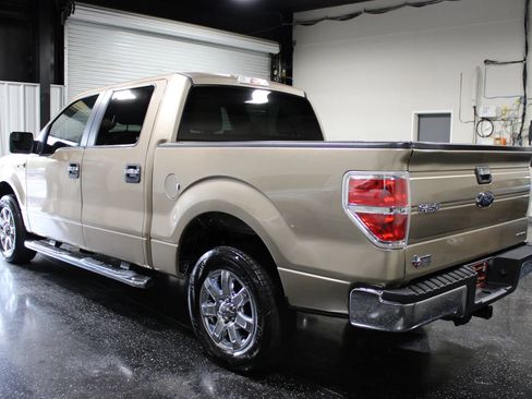 Used 2014 Ford F150 XLT w/ XLT Chrome Package RWD image 5