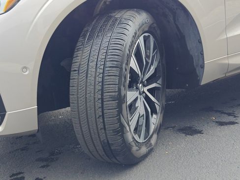 Used 2025 Volvo XC60 B5 Plus image 34