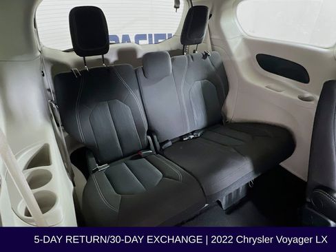Used 2022 Chrysler Voyager LX image 30