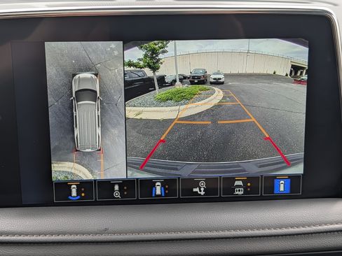 Used 2023 Chevrolet Suburban High Country w/ LPO, Illumination Package AWD/4WD image 31