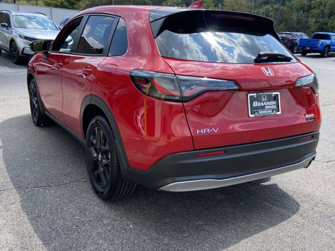 Used 2025 Honda HR-V Sport image 3