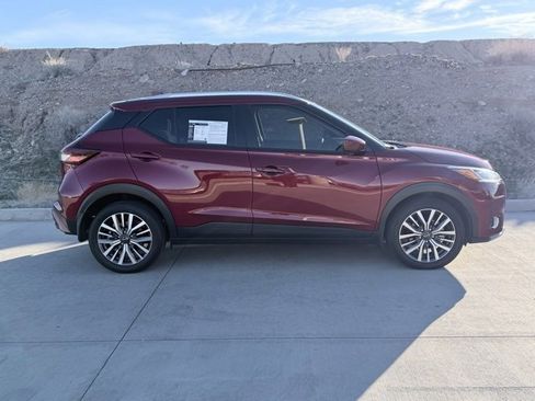Certified 2024 Nissan Kicks SV image 4