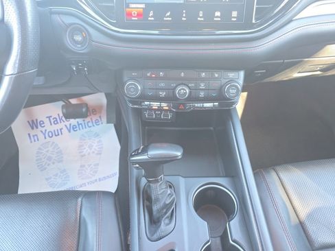 Used 2024 Dodge Durango GT image 11