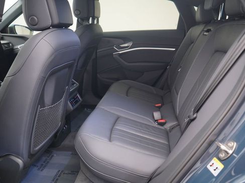 Used 2024 Audi Q8 e-tron Premium image 7