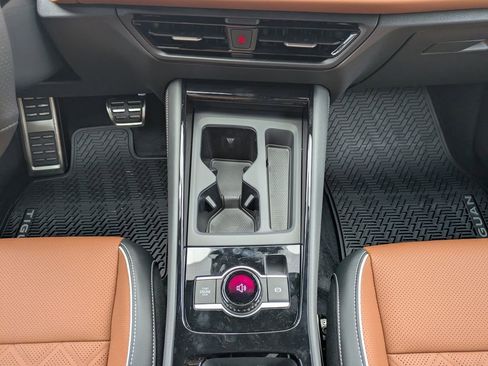New 2026 Volkswagen Tiguan SEL R-Line AWD/4WD image 18
