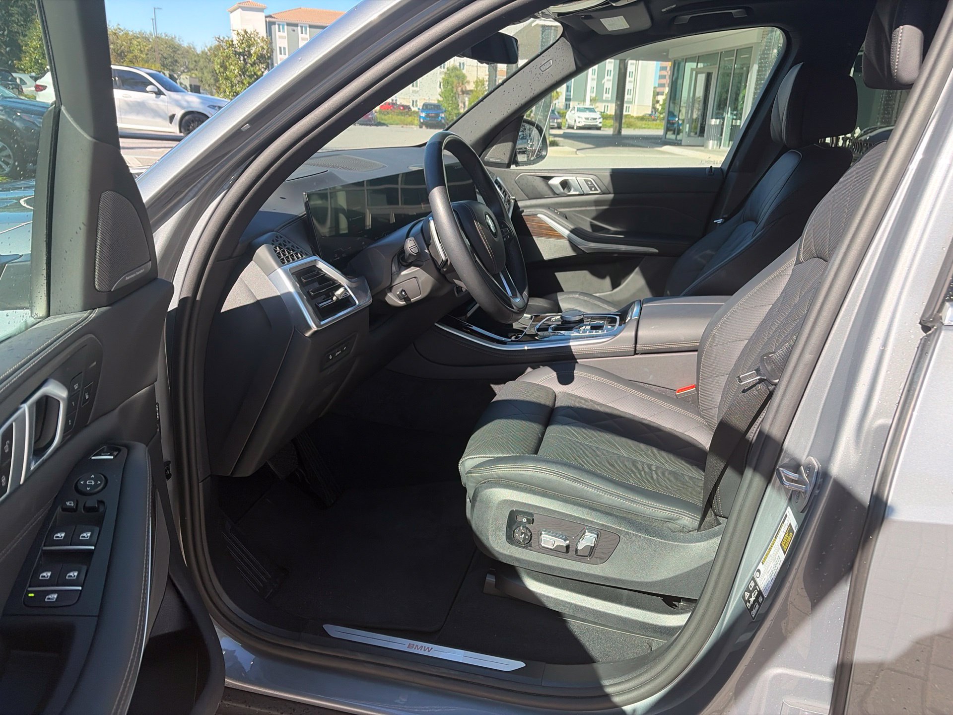 Used 2025 BMW X5 xDrive40i AWD/4WD image 10