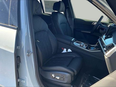 New 2026 BMW X5 xDrive40i w/ M Sport Package AWD/4WD image 11