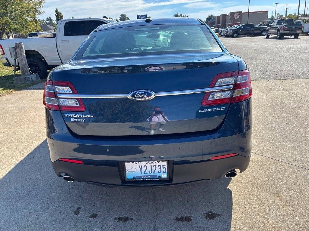 Used 2016 Ford Taurus Limited FWD image 4