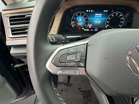 Used 2024 Volkswagen Atlas SE image 29