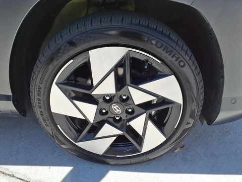 Used 2024 Hyundai Kona Limited FWD image 7