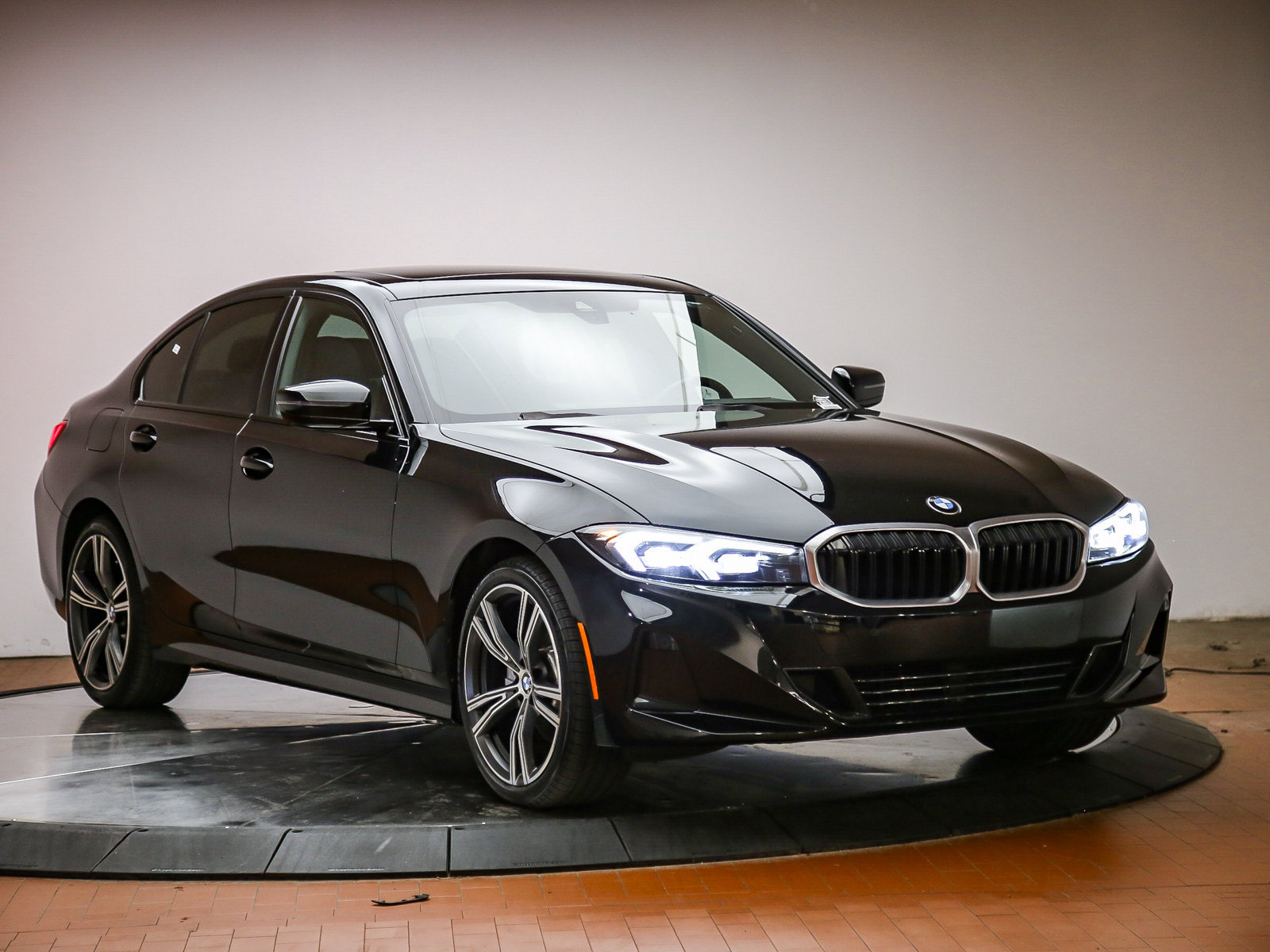 Certified 2023 BMW 330i Sedan w/ Driving Assistance Package RWD image 6