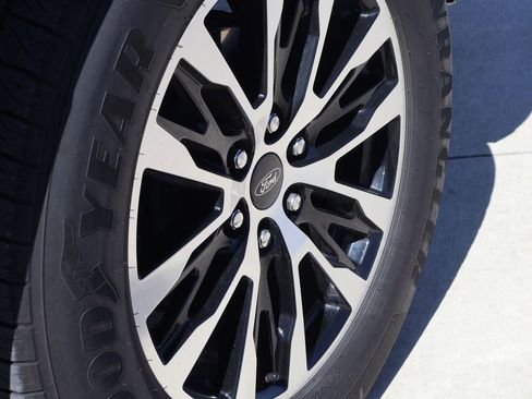 Certified 2025 Ford Expedition Max Platinum image 43