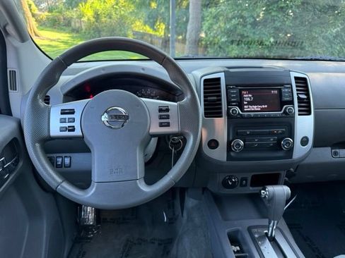 Used 2016 Nissan Frontier SV AWD/4WD image 13
