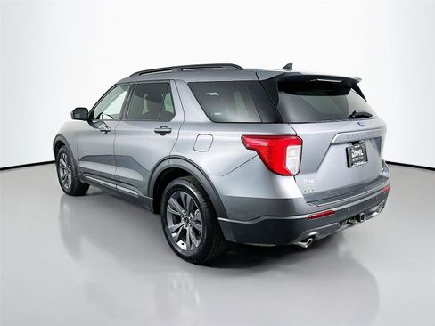Used 2024 Ford Explorer XLT w/ Equipment Group 202A AWD/4WD image 10