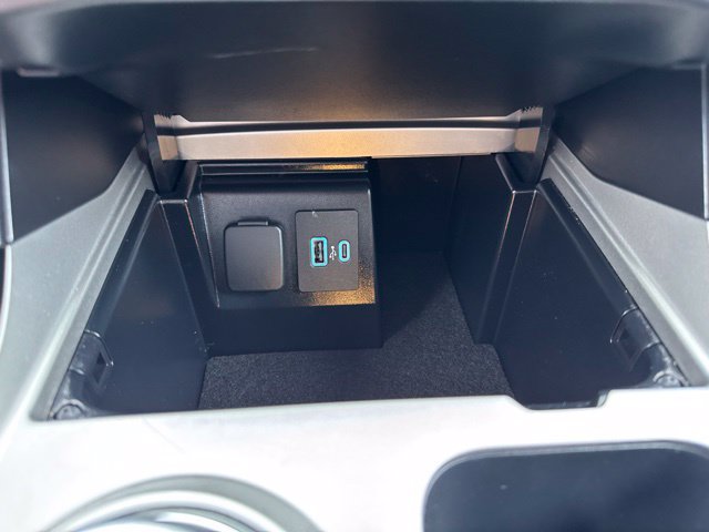 Certified 2024 Ford Explorer ST-Line w/ Class IV Trailer Tow Package AWD/4WD image 28