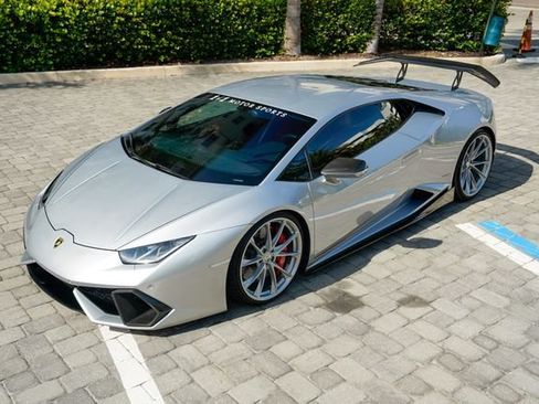 Used 2015 Lamborghini Huracan LP 610-4 AWD/4WD image 10