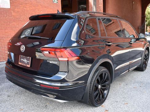 Used 2021 Volkswagen Tiguan SE R-Line AWD/4WD image 3