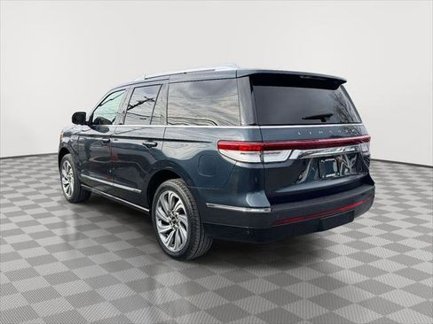 Used 2022 Lincoln Navigator Reserve image 5