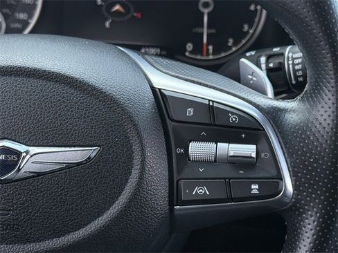 Used 2023 Genesis G70 2.0T image 14