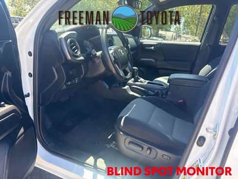 Used 2021 Toyota Tacoma TRD Off-Road w/ Technology Package AWD/4WD image 7