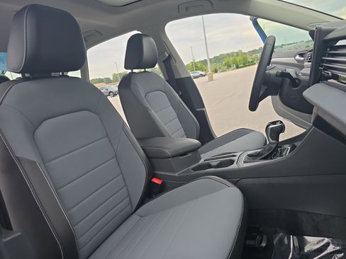 New 2026 Volkswagen Jetta SE image 10