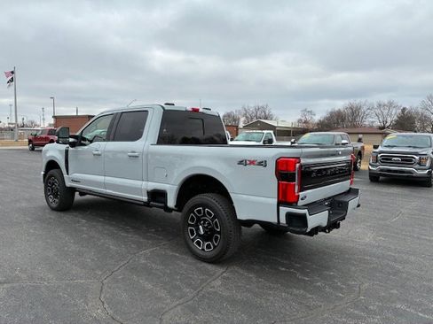 Used 2025 Ford F250 Platinum image 3