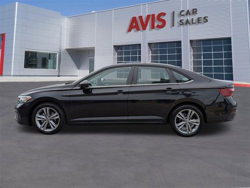 Used 2024 Volkswagen Jetta SE image 10