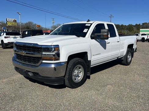Used 2018 Chevrolet Silverado 1500 LT image 2