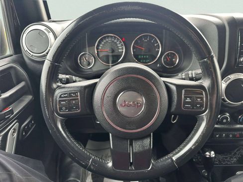 Used 2015 Jeep Wrangler Unlimited Rubicon w/ Dual Top Group AWD/4WD image 27