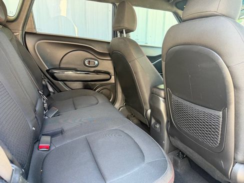 Used 2018 Kia Soul + FWD image 26