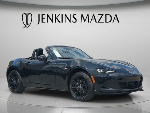 New 2026 MAZDA MX-5 Miata Club w/ Interior Package RWD image 2