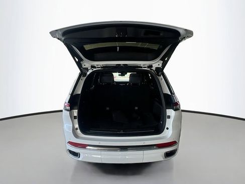 Used 2021 Jeep Grand Cherokee L Overland w/ Luxury Tech Group IV image 29