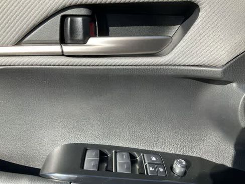 Used 2025 Toyota Camry SE image 14