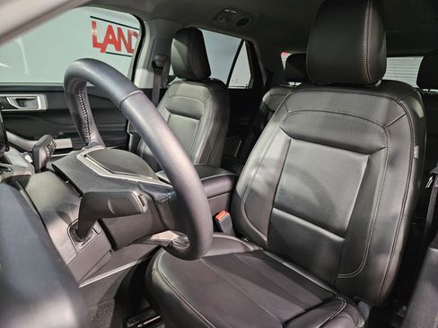 Used 2023 Ford Explorer XLT w/ Equipment Group 202A RWD image 24