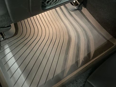 Used 2021 BMW 330e xDrive w/ Convenience Package image 22